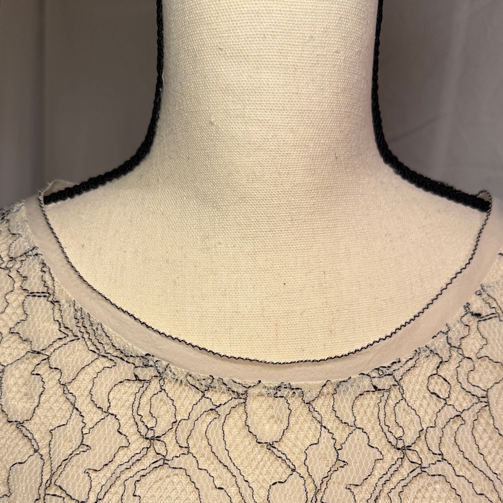 LOFT Cream Lace Blouse - Picture 2 of 16